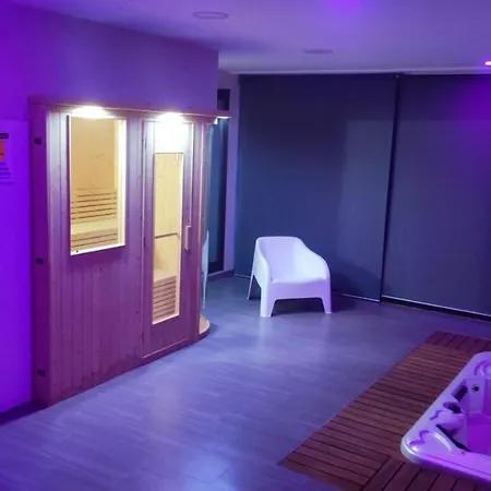 Aurora Resort *